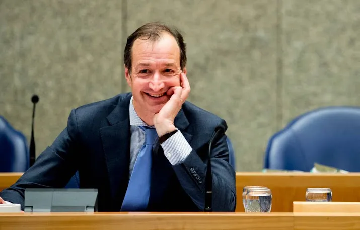 nam en kabinet eens over vergoeding schade