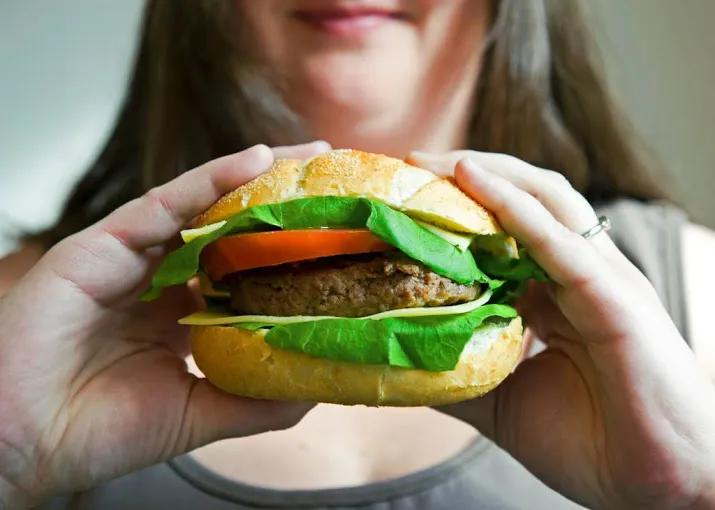 natuur milieu komt met eigen hamburgerindex