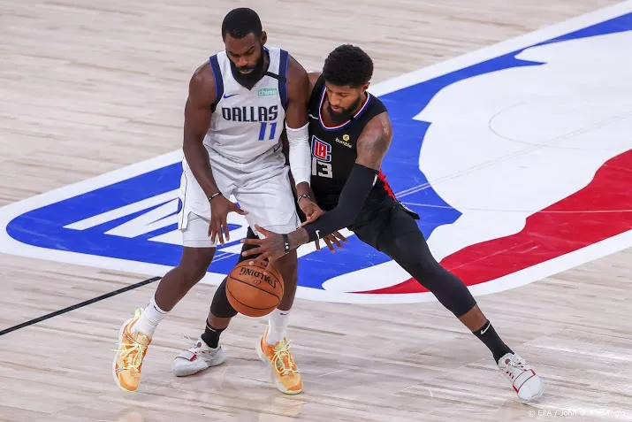 nba fluit mavericks terug en eist spelen volkslied