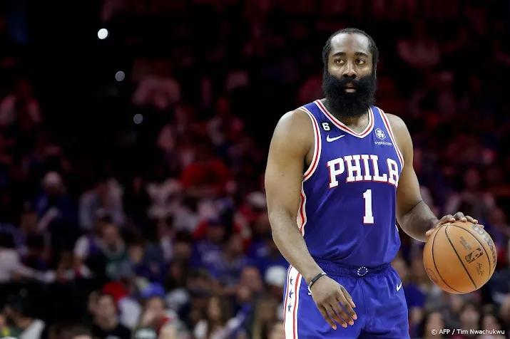 nba vedette harden blijft weg bij sixers door conflict met clubbaas