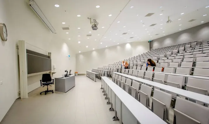 nederland gedaald op universiteitenlijst