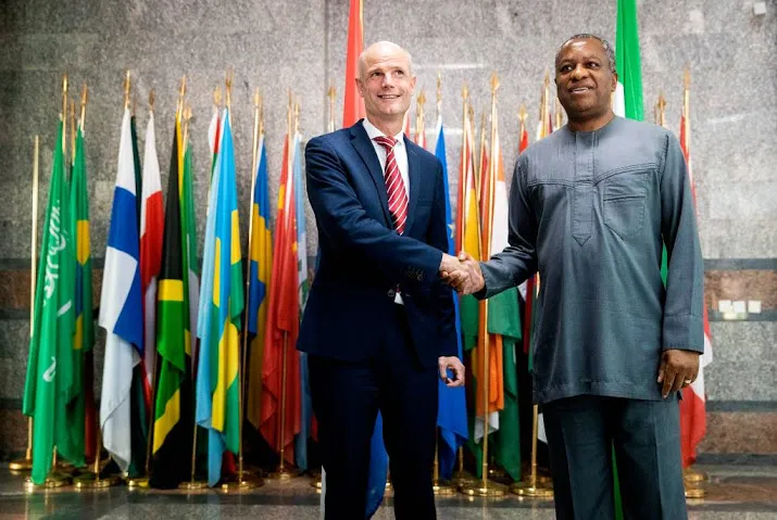 nederland haalt banden aan met nigeria