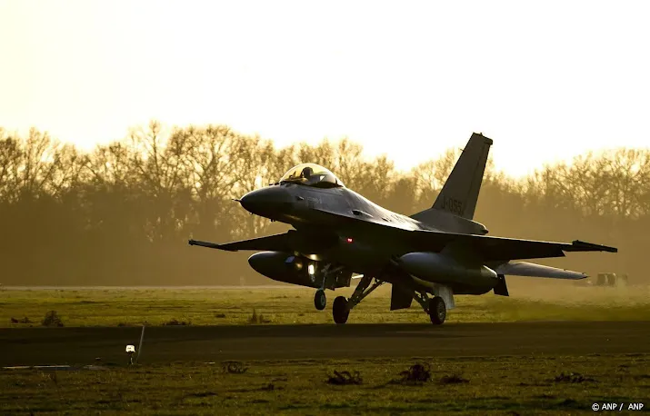 nederland levert 18 f 16 gevechtsvliegtuigen aan oekraine