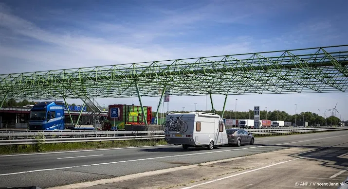 nederlanders gewaarschuwd voor vertraging aan duitse grens om ek
