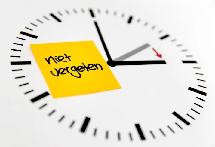 nederlanders verdeeld in zomertijdenquete