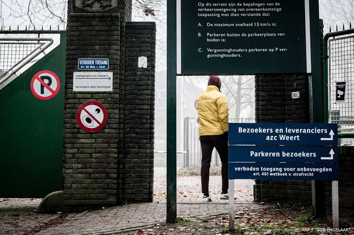 nederlanders zijn doorgaans positief over azcs