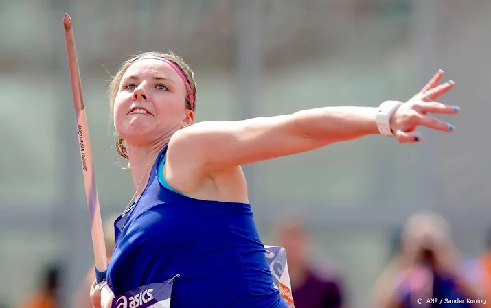 nederlands record voor speerwerpster schol