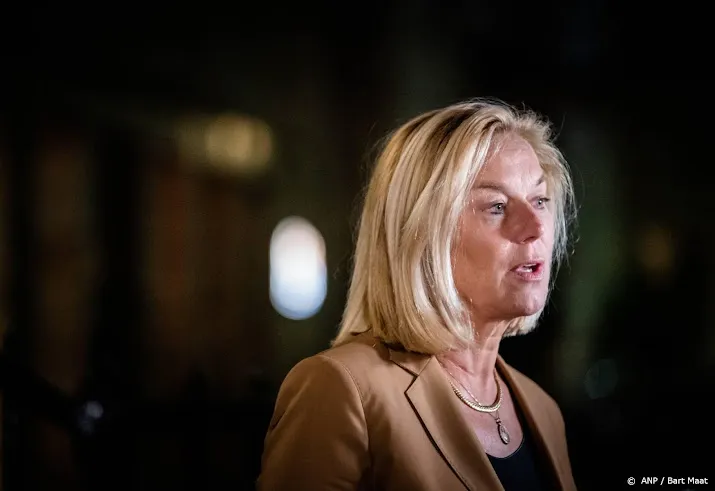 nederlandse ambassadeur en noodteam arriveren in kabul