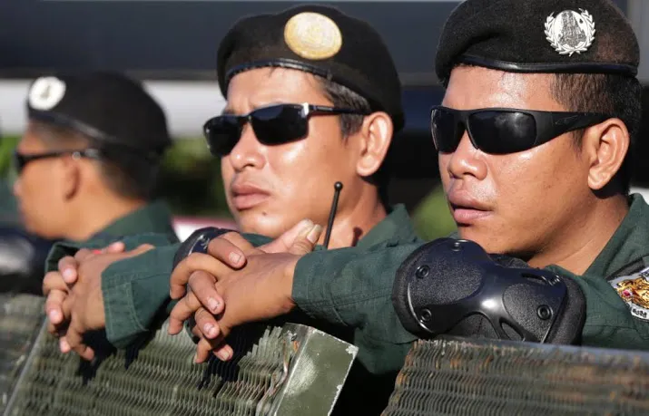 nederlandse pornodanser nog vast in cambodja
