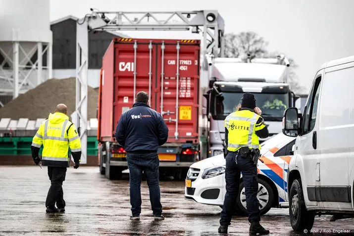 negen en zes jaar geeist om grote cokesmokkel