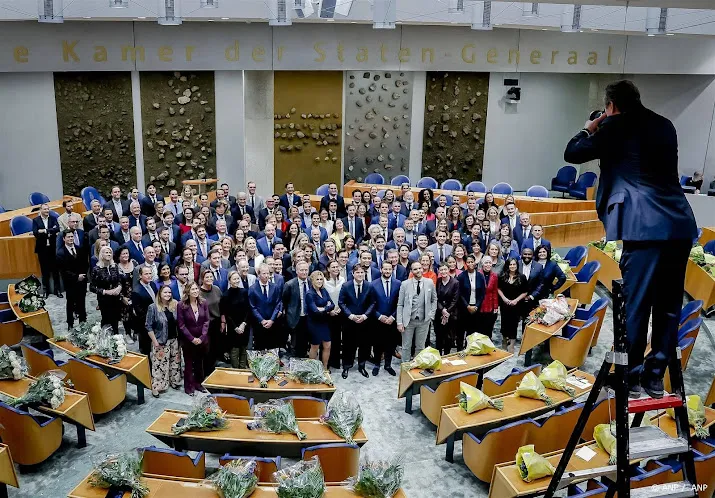 nieuwe tweede kamer geinstalleerd met 68 nieuwkomers
