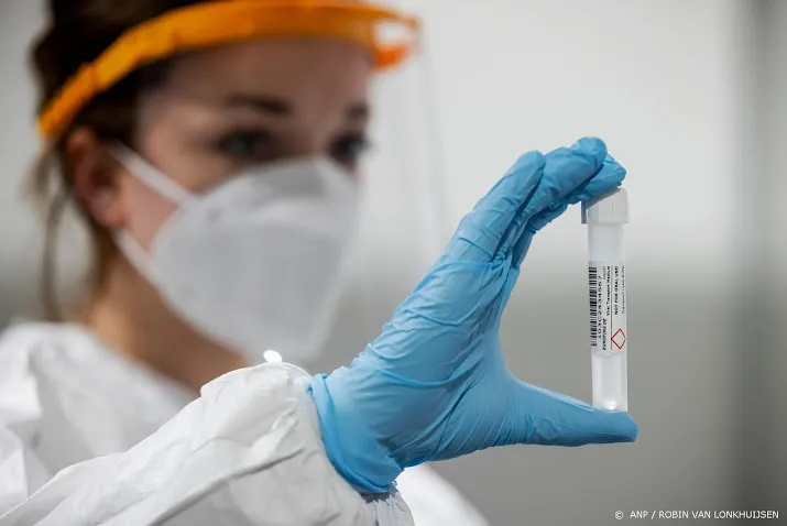 nieuwe weekcijfers rivm aantal nieuwe gevallen daalt verder