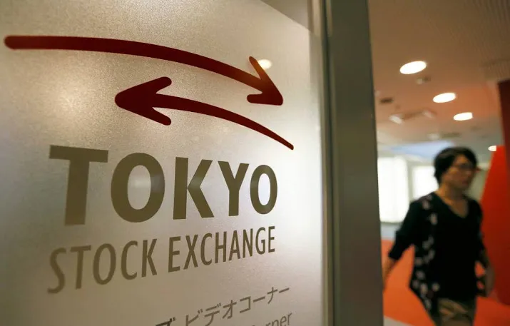 nikkei daalt door yen en automakers