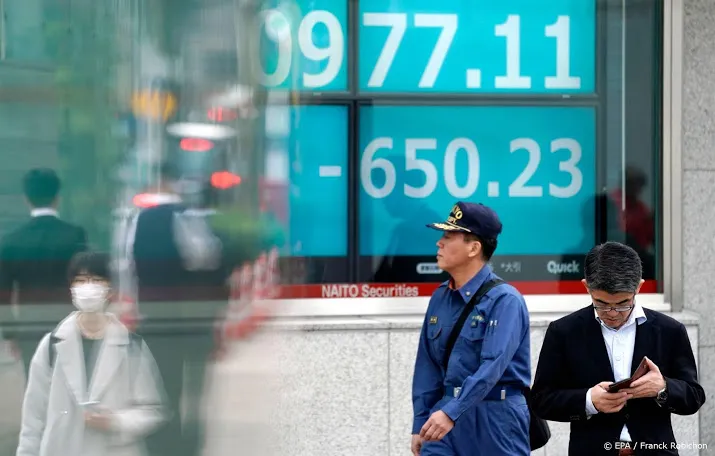 nikkei sluit met klein verlies