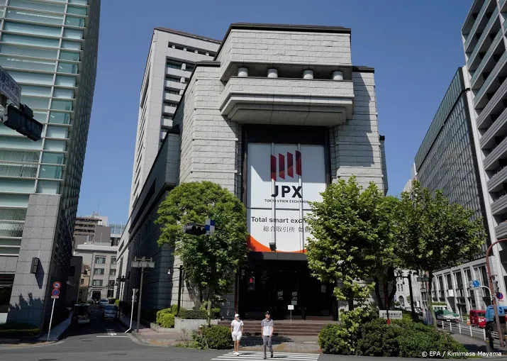 nikkei sluit nipt lager in positieve regio