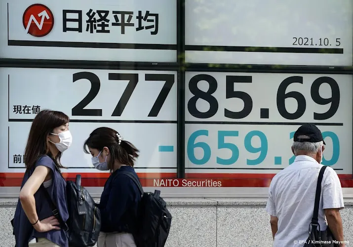 nikkei staakt winstreeks door koersverliezen techbedrijven