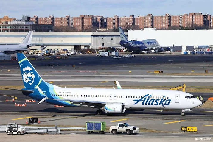 nog een boeing vliegtuig met mogelijk loszittende onderdelen