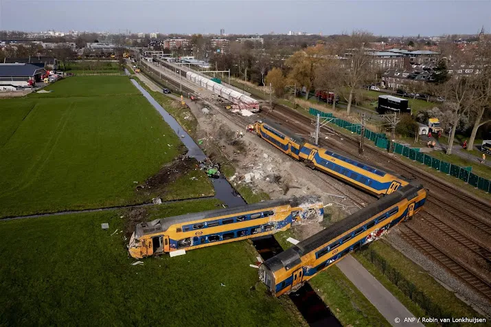 nog een gewonde treinongeval voorschoten in ziekenhuis