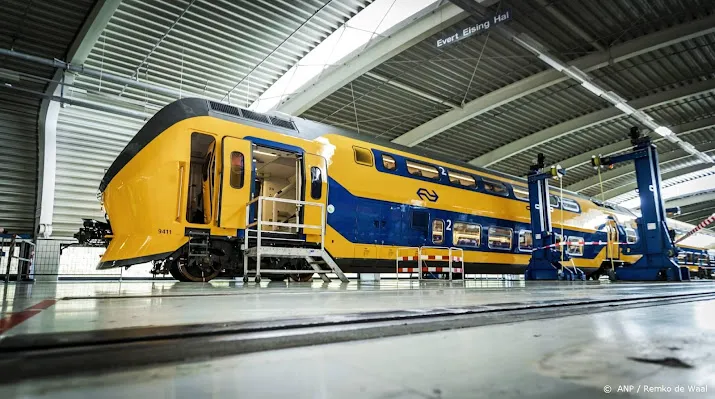 ns gaat meer dubbeldekkers renoveren zodat ze langer meekunnen