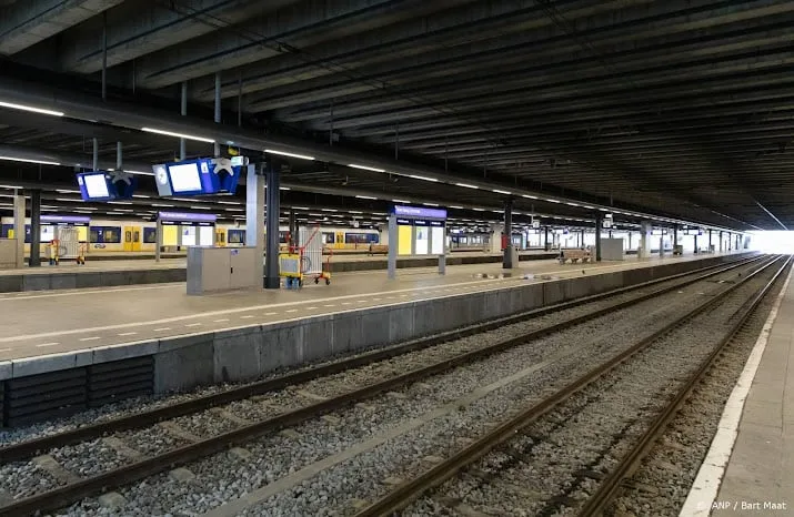 ns personeel staakt in noord nederland voor betere cao