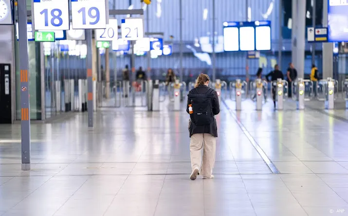 ns rustig op stations reizigers goed op de hoogte van stakingen