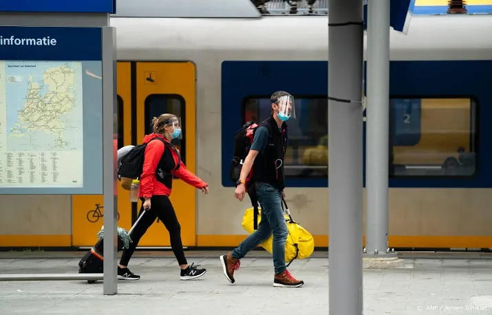 ns snijdt verder in de dienstregeling vanwege corona