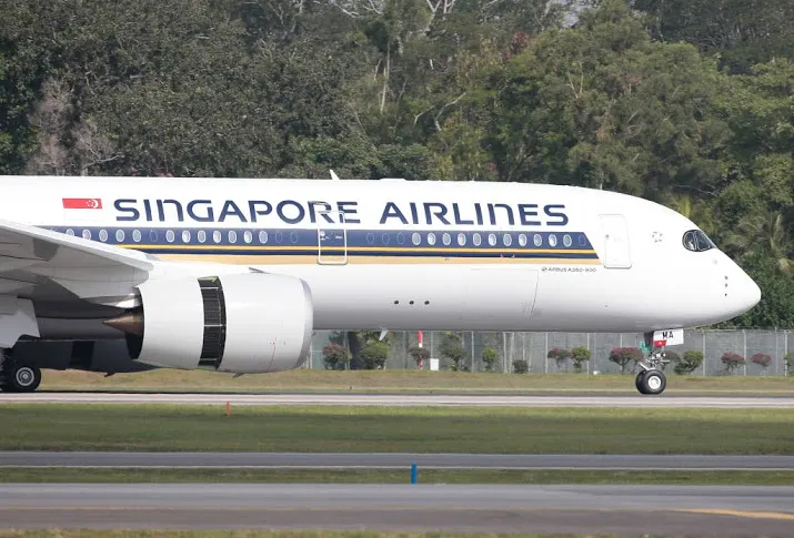 olieprijs drukt ook winst singapore airlines