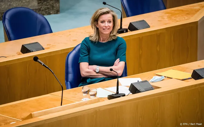 ollongren vrijdag naar limburg om te praten over bestuurscrisis