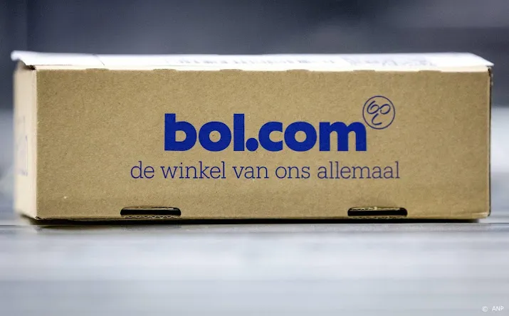om gaat bol com niet vervolgen voor verkoop antisemitisch boek