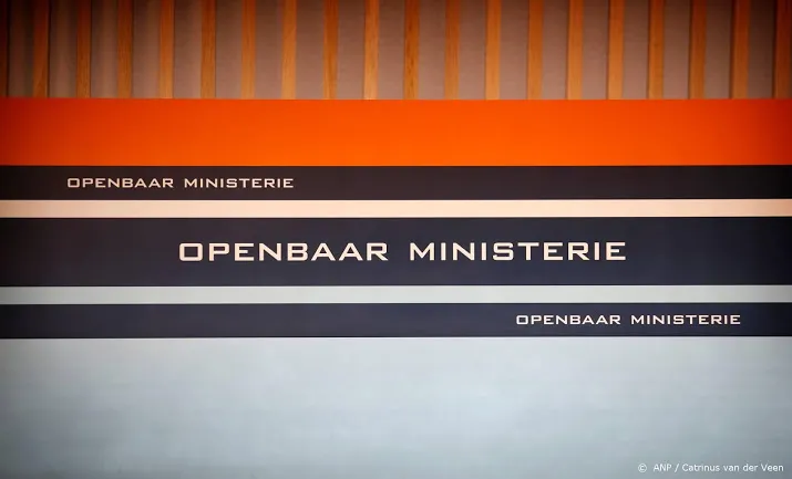 om gaat uit van misdrijf als doodsoorzaak 14 jarig meisje almelo