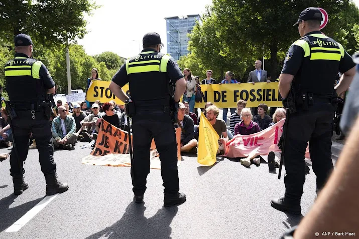 om overlegt met extinction rebellion over snelwegblokkade