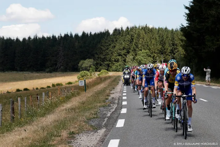 omvangrijk peloton richting toulouse