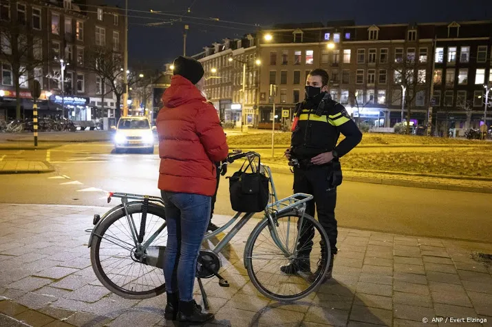 onbekend wat er gebeurt met 26 000 avondklokboetes