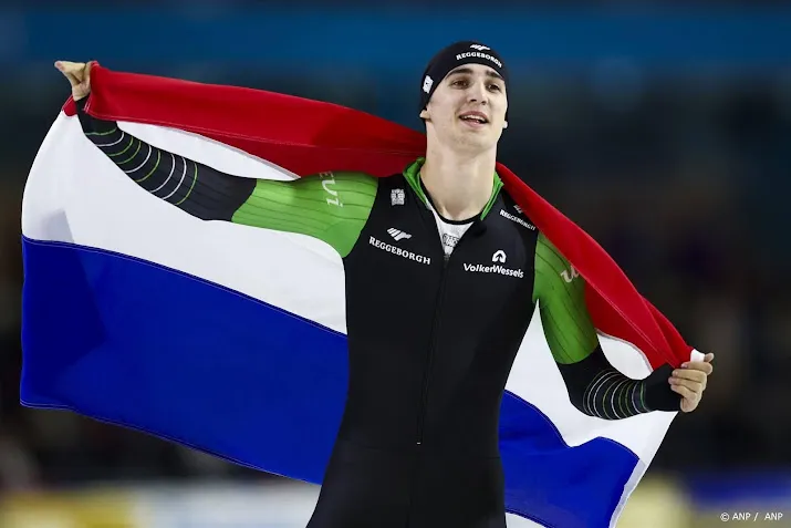 onbevangen en razendsnel bestijgt de boo de schaatstop