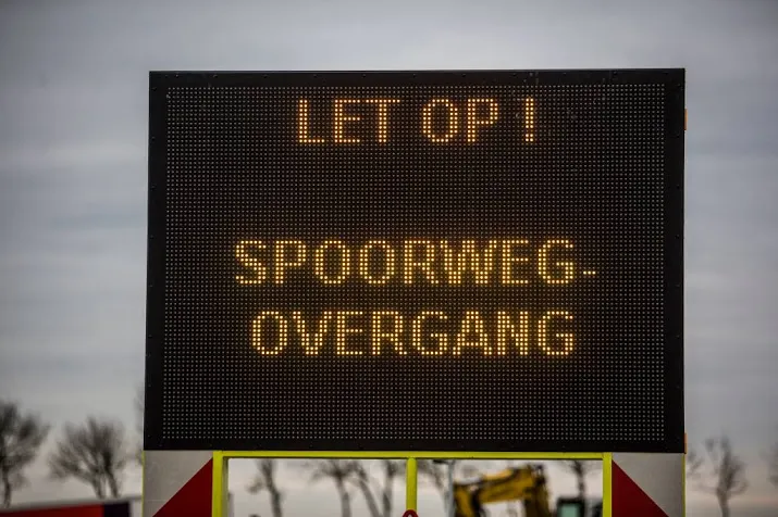 onbewaakte overwegen over vijf jaar weg