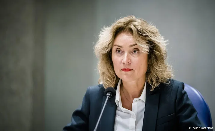 ondernemingsraad tweede kamer verliest vertrouwen in bergkamp