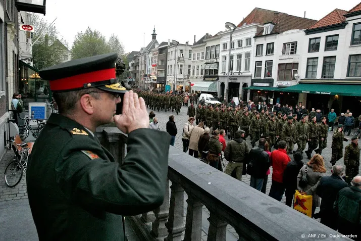 onderofficier kma geschorst na slaan cadet