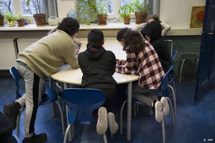 onderwijs hoopt dat kabinet omt advies volgt en scholen openhoudt