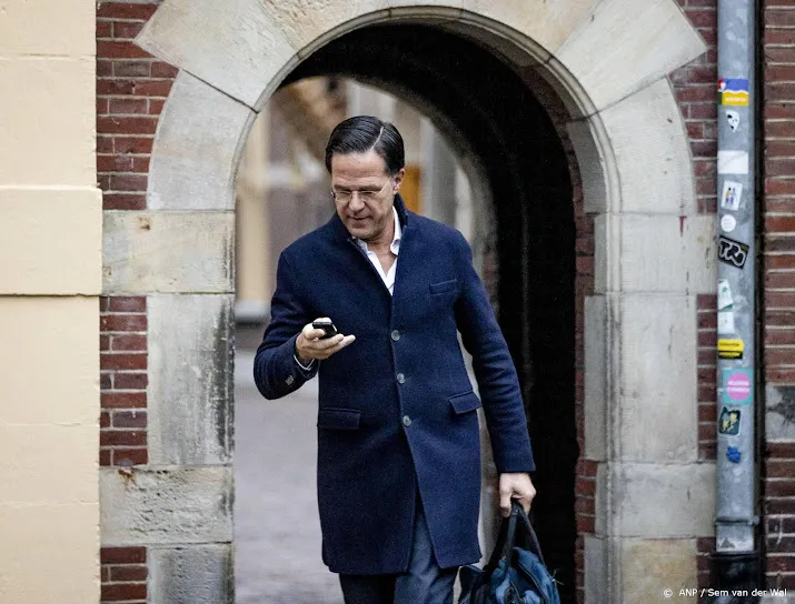 onderzoeker raar dat rutte zelf beslist wat hij bewaart
