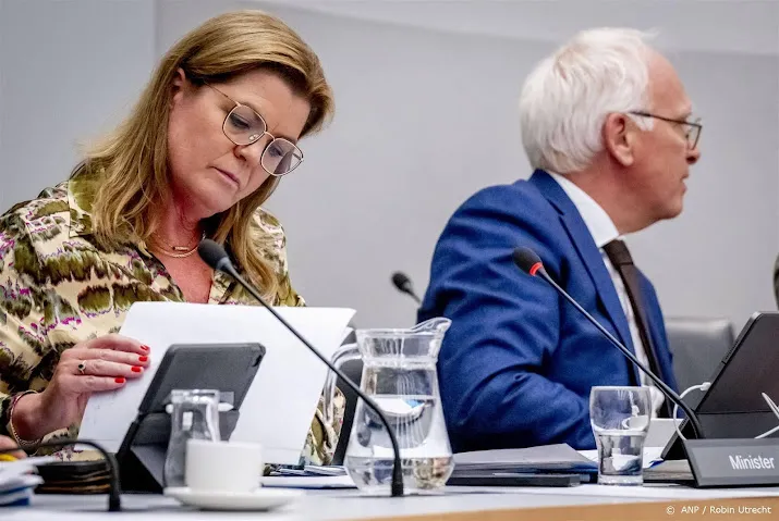 ongeveer 500 piekbelasters willen praten over uitkoop