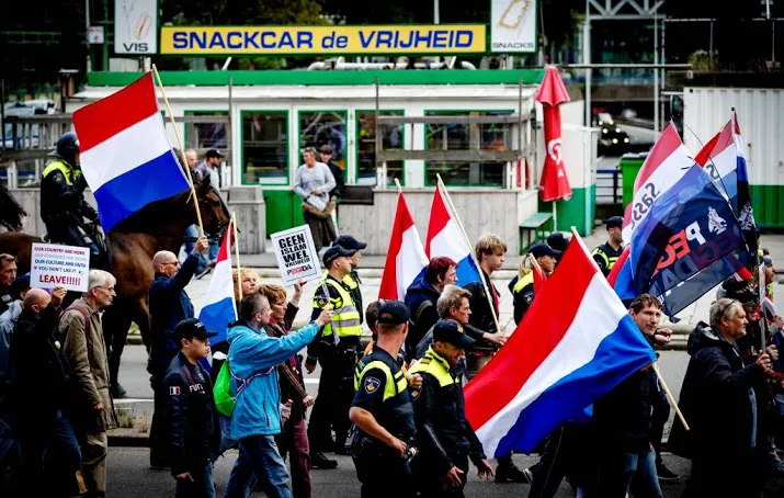 ook arnhem verbiedt pegida bbq voor moskee