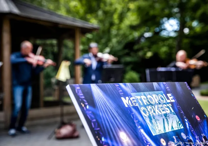 ook leden metropole orkest spelen weer samen