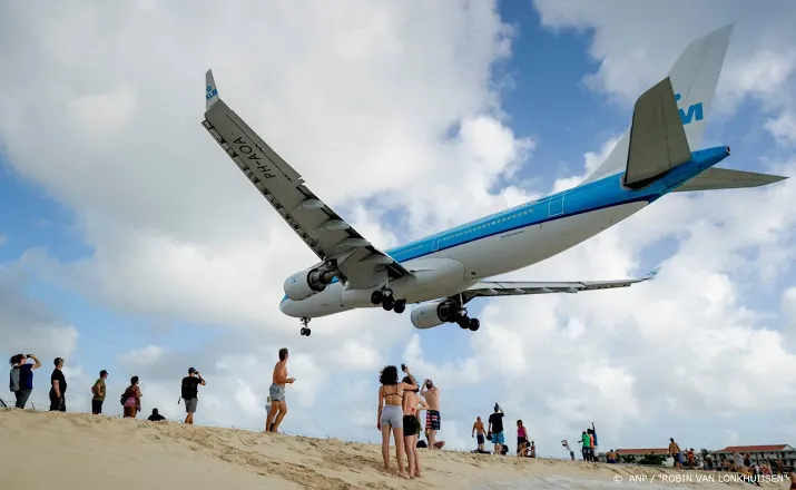 ook sint maarten schrapt vluchten uit europa