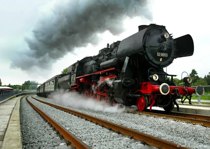 op en neer met de historische stoomtrein