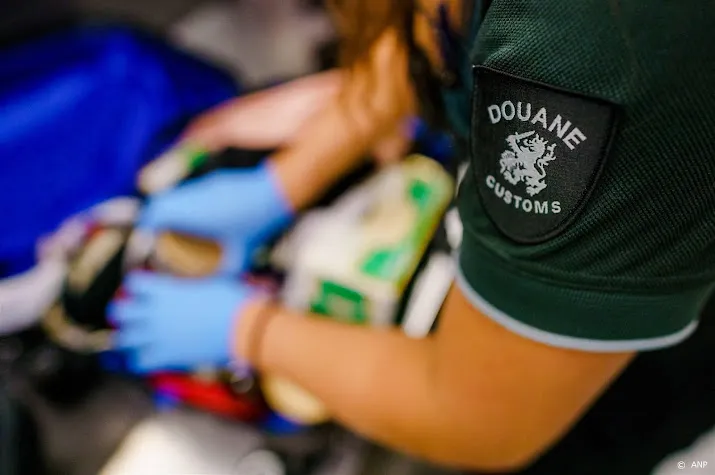 op schiphol in beslag genomen glasaal vrijgelaten in de natuur
