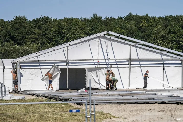 opbouw noodopvanglocatie zoutkamp begonnen