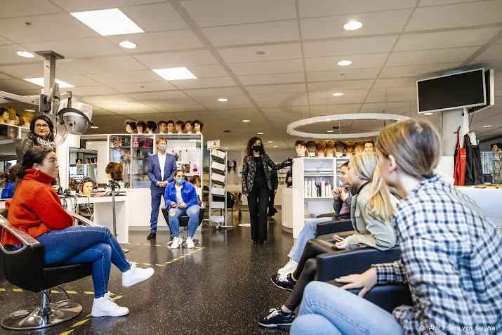 openen van onderwijs komt te vroeg zeggen ggden
