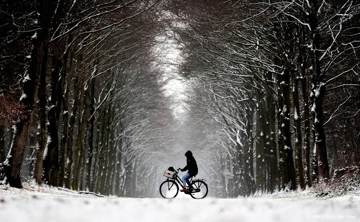 oppassen voor gladheid door sneeuw