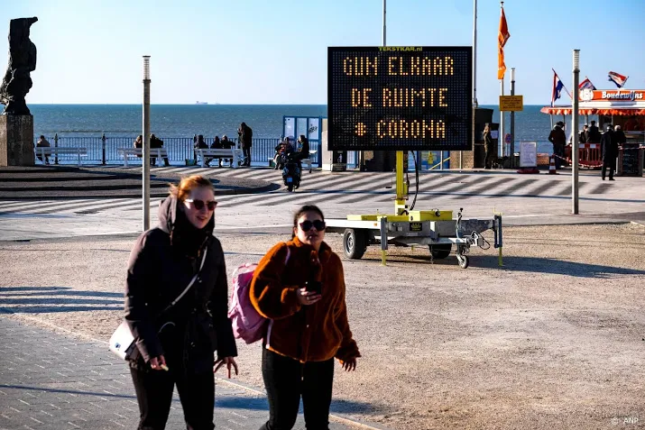 oproep burgemeesters badplaatsen kom niet naar het strand
