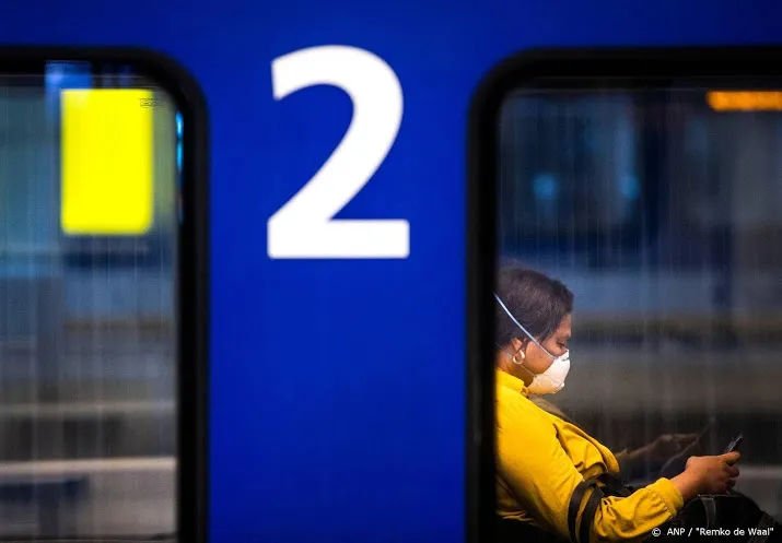 oproep ov bedrijven mijd bus en trein op koningsdag